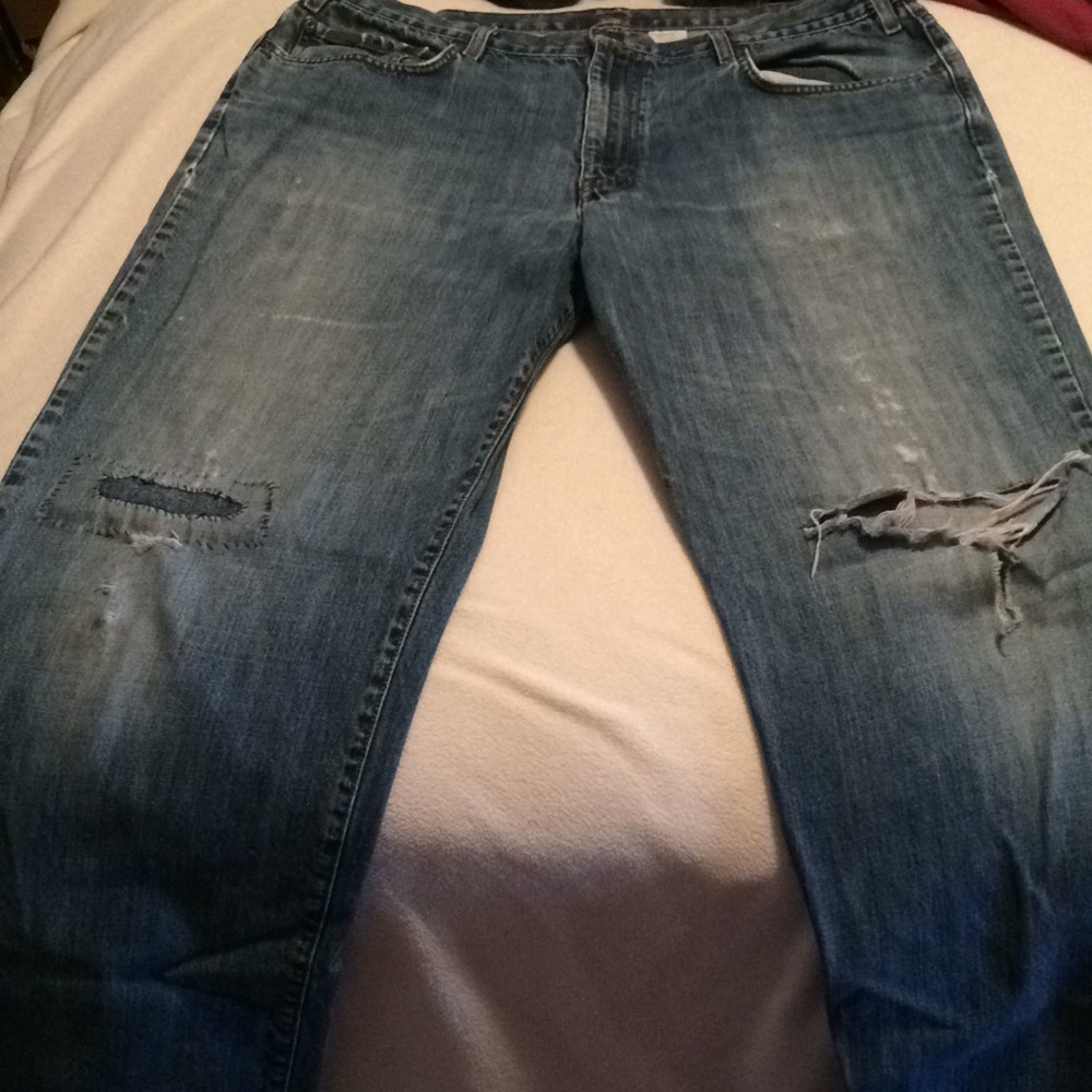 💙Eddie Bauer Men’s Jeans Authentically distressed
